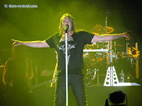 Kapela DEF LEPPARD a leader zpěvák Joe Elliott
