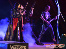 A na jeviště opět přiletěl(a) čaroděj Warlock...
