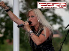 Můj postoj v úvodní skladbě Earthshaker Rock