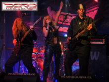 Podiová show Tom-Maky-Hanes