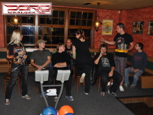 Po kšeftu jsme si ještě dali noční bowling