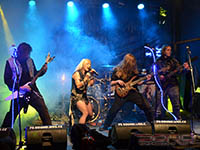 Doro band sype heavy metal do čekyňských luhů a hájů